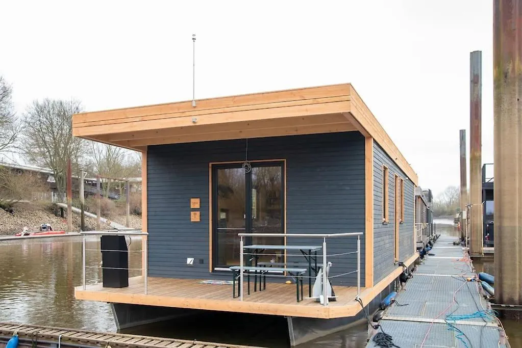 Hausboot Diva Mit Kamin - Winter Auf Der Dove Elbe Otel Hamburg Tekne
