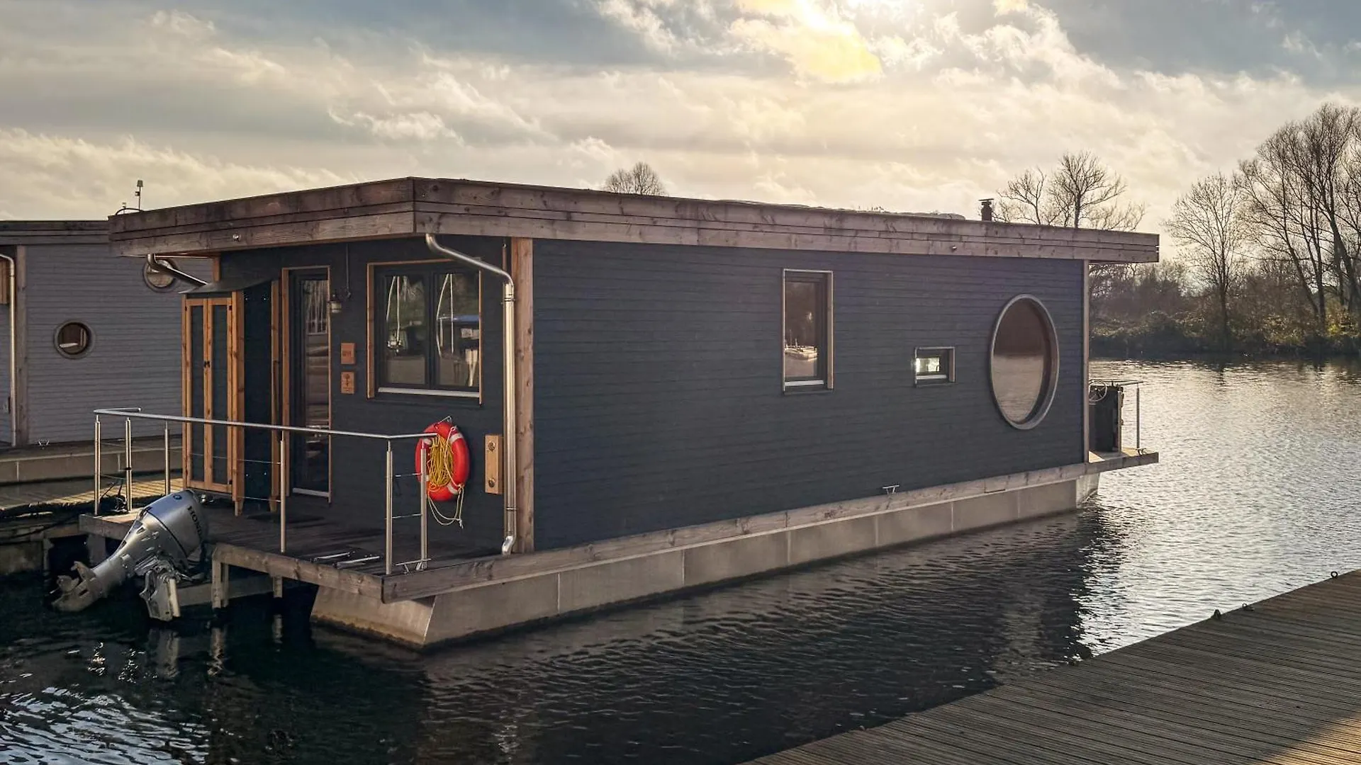 Tekne Hausboot Diva Mit Kamin - Winter Auf Der Dove Elbe Otel Hamburg